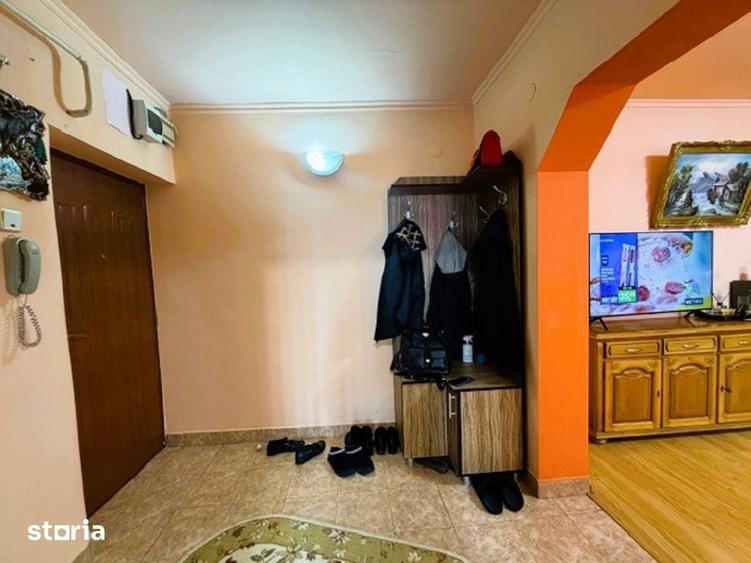 Apartament cu 3 camere în Crișan