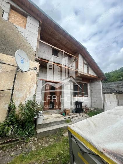 Casă cu 5 camere în Central