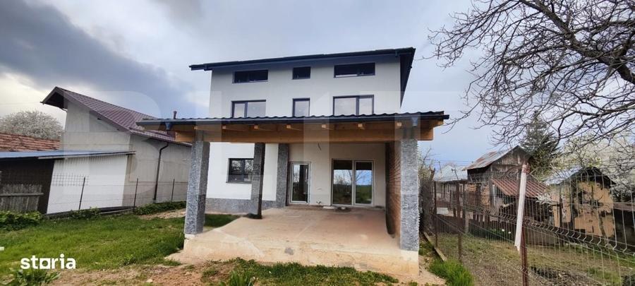 Casă cu 4 camere cu Teren 1000 Mp în Dumbrava