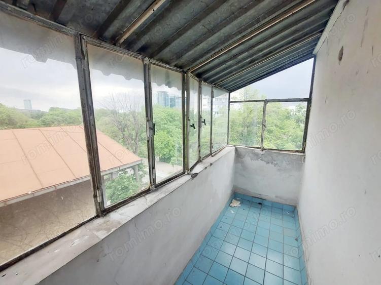 Apartament cu 3 camere decomandat în Primăverii