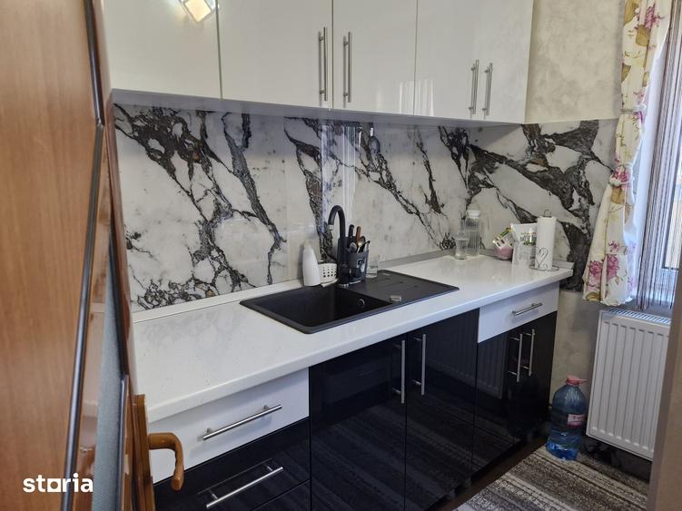 Casă cu 5 camere cu Teren 507 Mp în Găvana