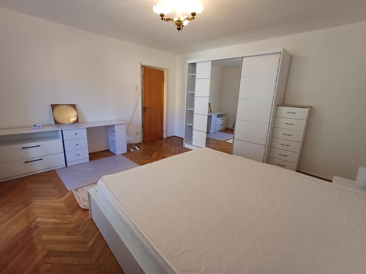 Apartament cu 3 camere decomandat în Grigorescu