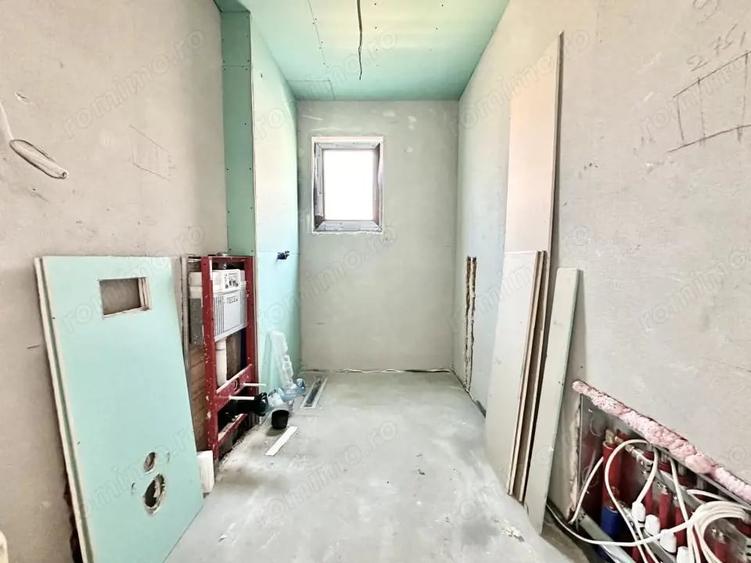 Casă cu 4 camere cu Teren 250 Mp în Sânandrei