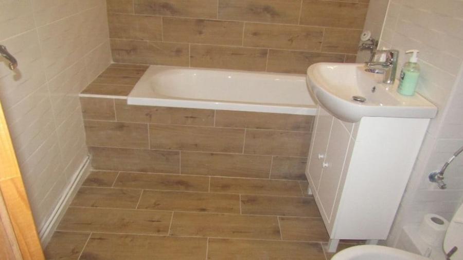 Apartament cu 4 camere decomandat în Aradului