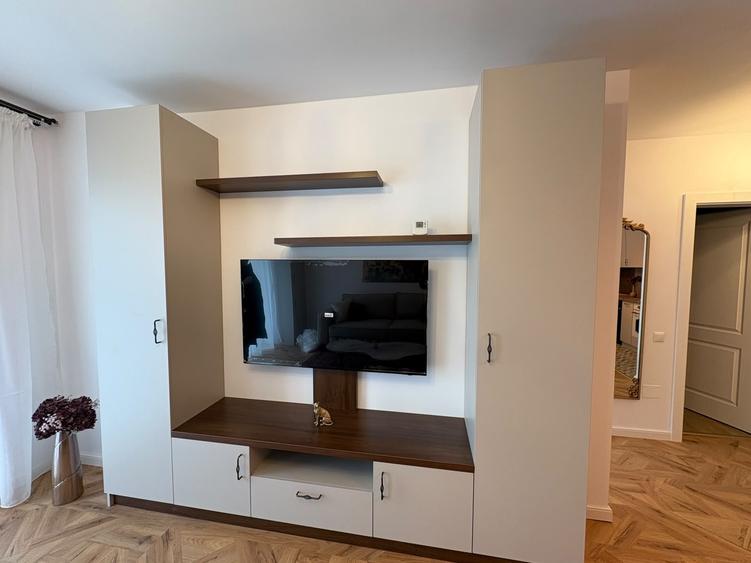 Apartament cu 2 camere semidecomandat în Florești