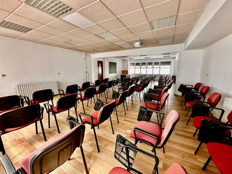 Birou, de 20 mp, în Centrul Civic