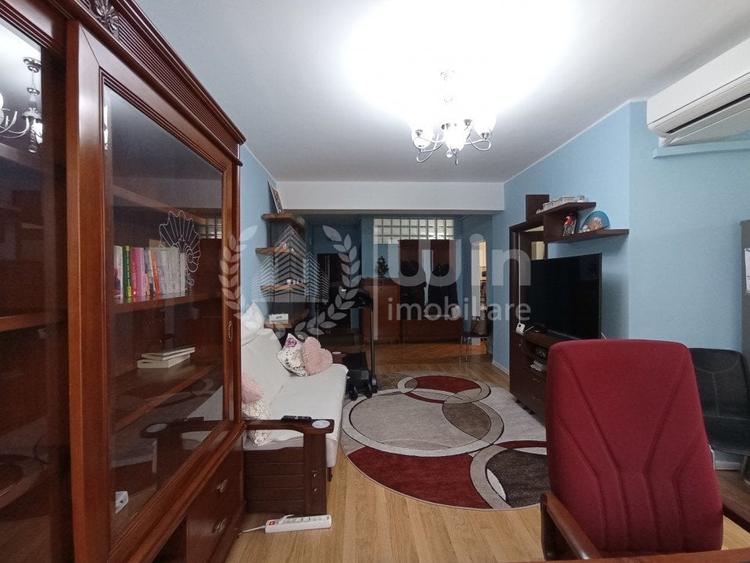Apartament cu 2 camere semidecomandat, mobilat în Central — fotografia 1