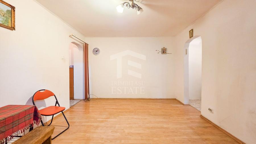 Apartament cu 2 camere semidecomandat în Sălaj