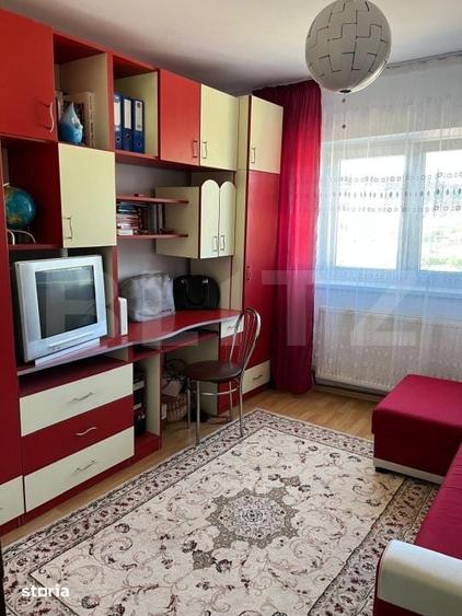 Apartament cu 3 camere semidecomandat în Central