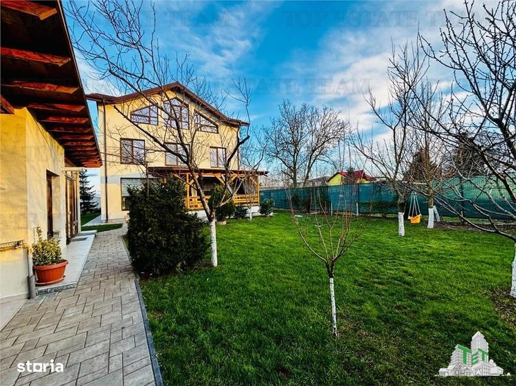 Casă cu 4 camere în Ostratu