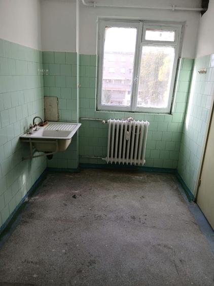 Apartament cu 3 camere semidecomandat în Valea Rosie