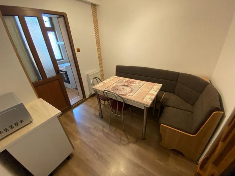 Apartament cu 2 camere decomandat în Spitalului
