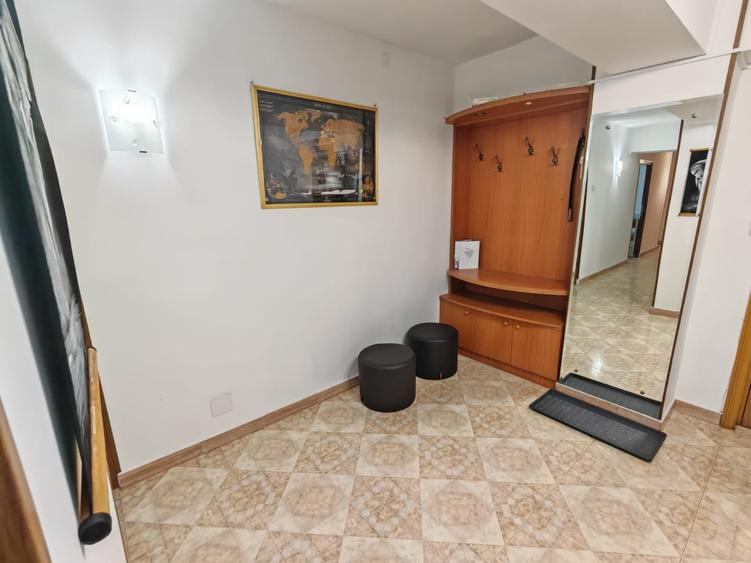 Apartament cu 3 camere decomandat, mobilat în Rahova
