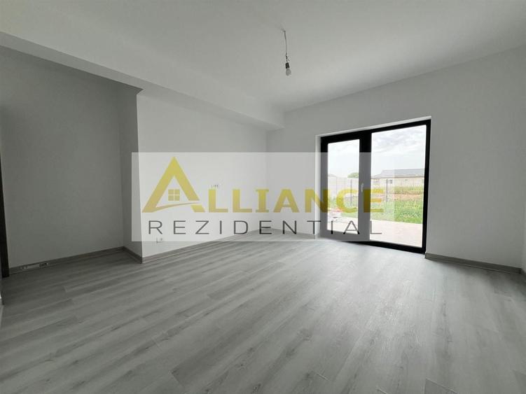 Casă individuală cu 4 camere decomandat cu Canalizare în Berceni