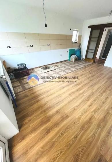 Casă cu 3 camere cu Teren 987 Mp în Războieni
