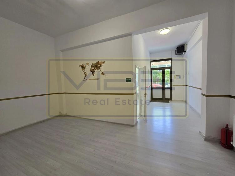 Spațiu comercial, de 123 mp, în Baza 3