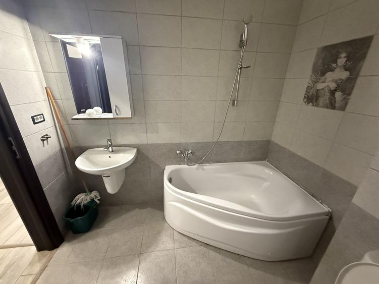 Garsonieră dublă 39mp- living + dormitor + balcon mare - Etaj 1 - 10