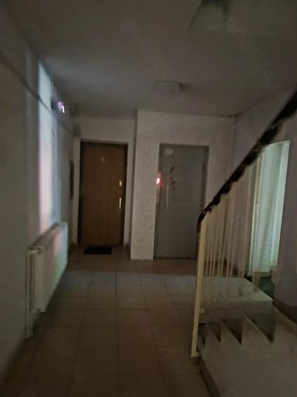 Apartament cu 3 camere decomandat în Tineretului