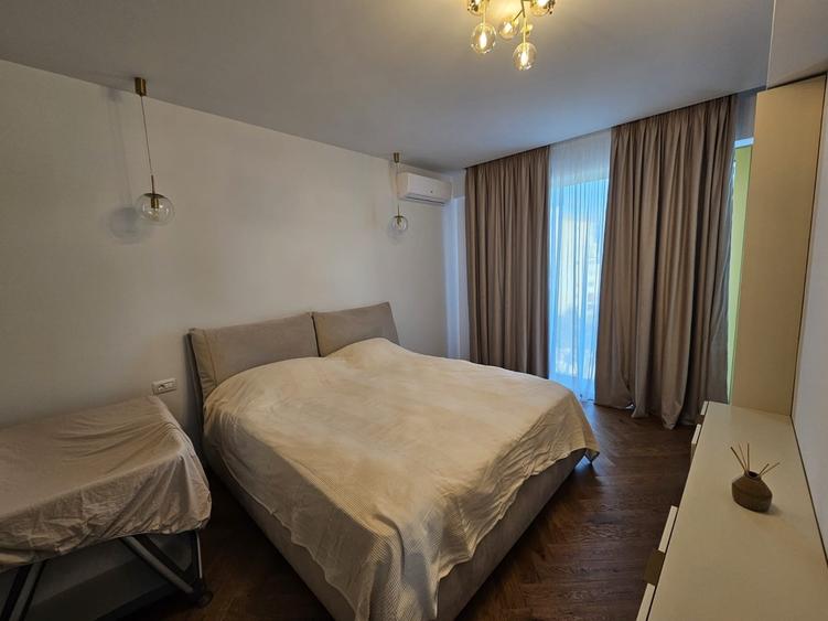 Apartament cu 3 camere decomandat în Faleza Nord
