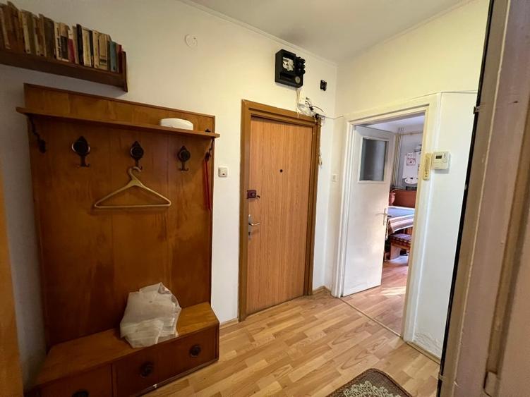 Apartament cu 2 camere decomandat, mobilat în Central