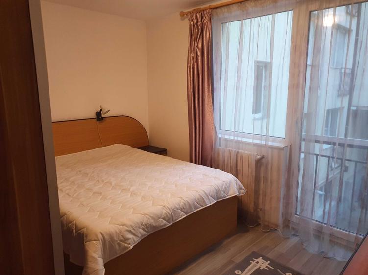 Apartament cu 3 camere semidecomandat în Bună Ziua