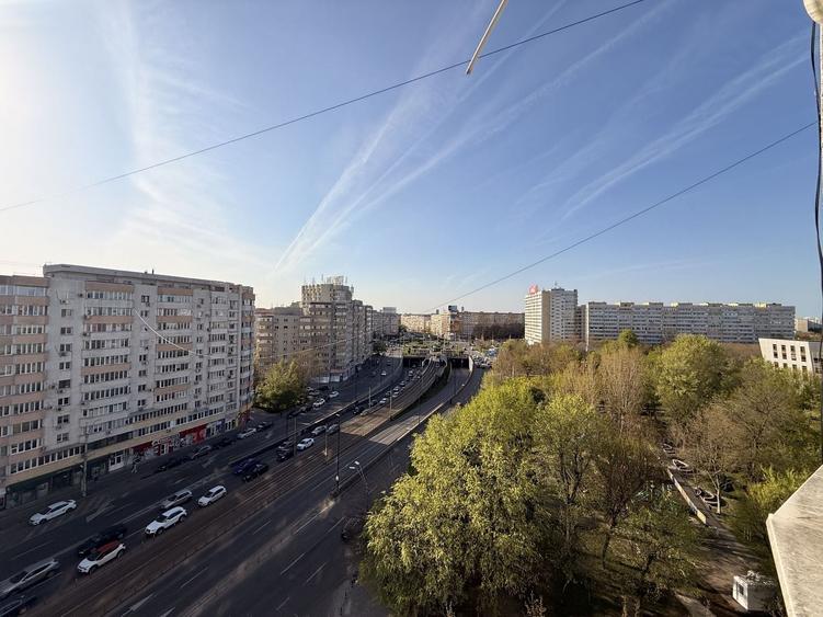 Apartament cu 5 camere decomandat, mobilat în Bucur Obor