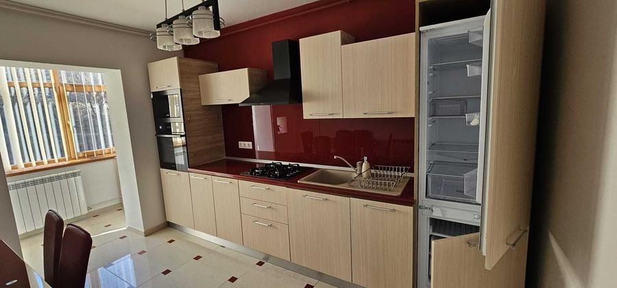 Apartament cu 3 camere decomandat în Drumul Carului