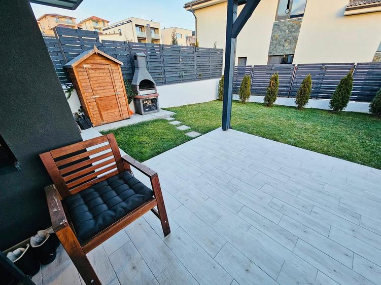 Duplex cu 4 camere cu Canalizare în Iris