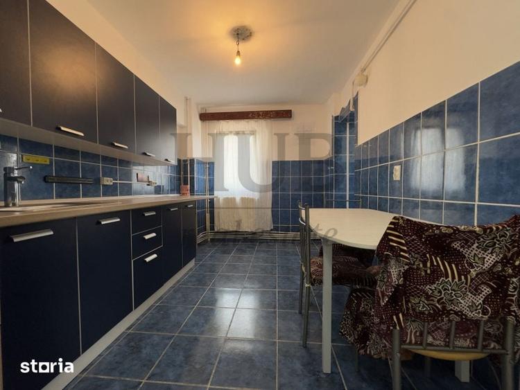 Apartament cu 3 camere decomandat în Republicii