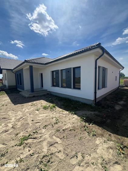 Casă cu 3 camere cu Teren 450 Mp în Burdea