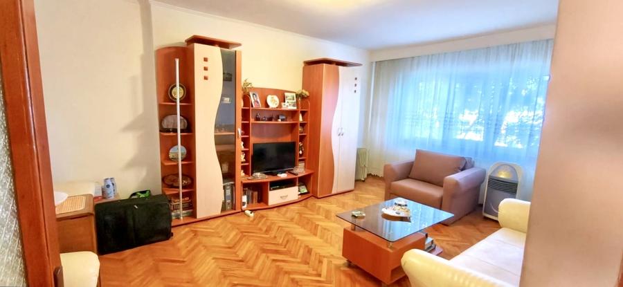 Apartament cu 3 camere decomandat în Gara