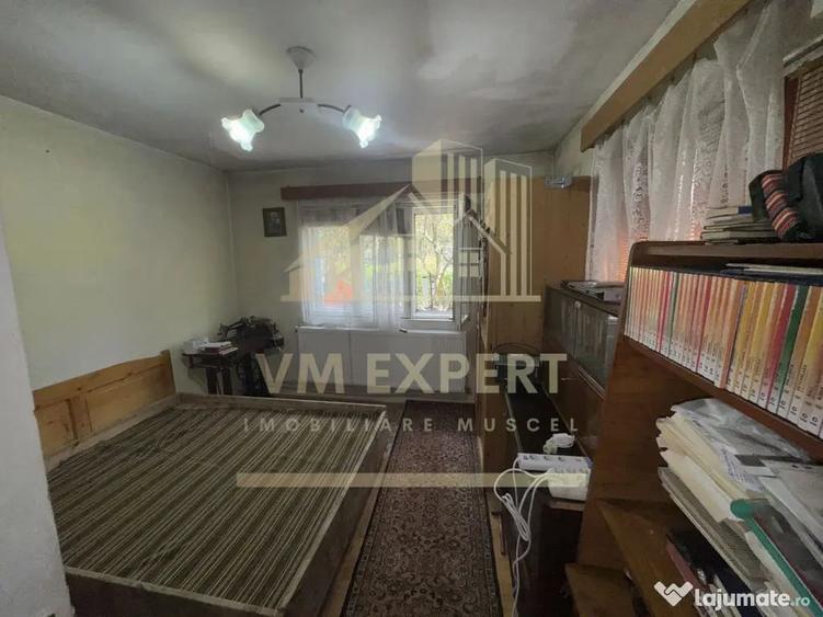 Casă cu 11 camere cu Teren 893 Mp în Lerești