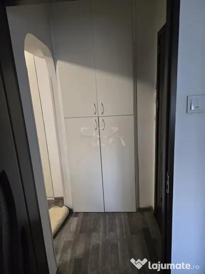 Apartament cu 3 camere semidecomandat în Dristor