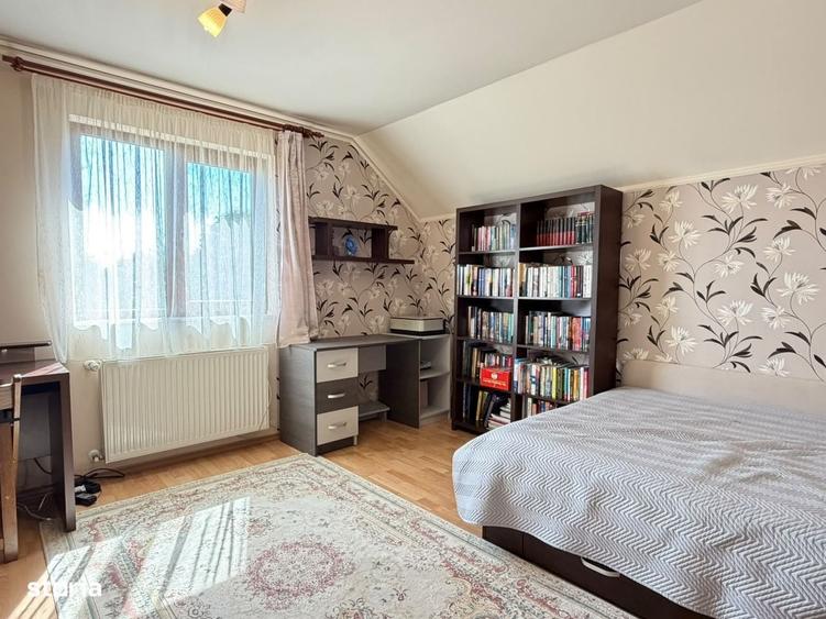Casă cu 4 camere decomandat în Sântandrei