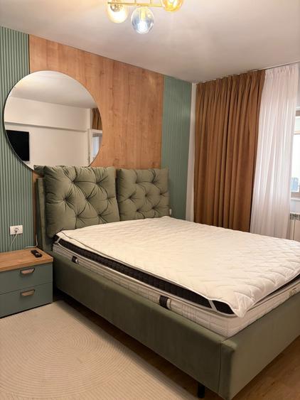 Apartament cu 3 camere semidecomandat în Faleza Nord