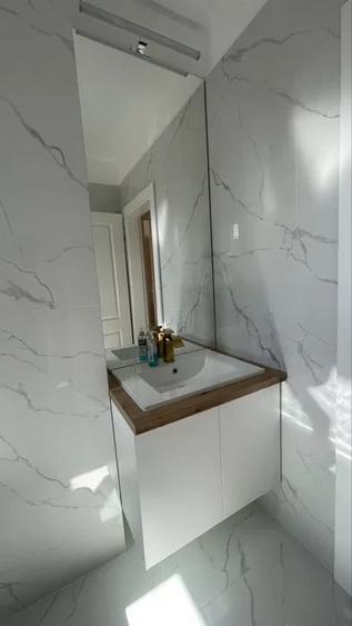 Apartament cu 2 camere semidecomandat, mobilat în Florești