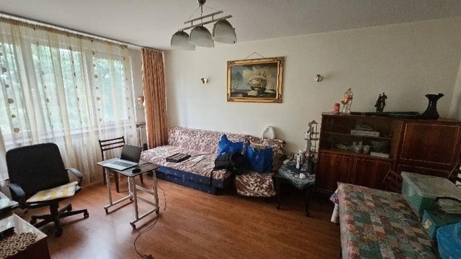 Apartament cu 3 camere decomandat în Alexandriei