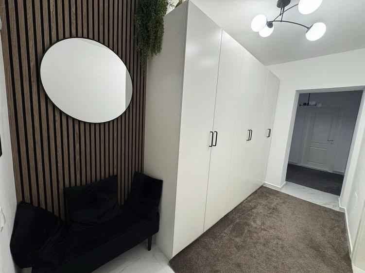Apartament cu 3 camere decomandat în Păcii