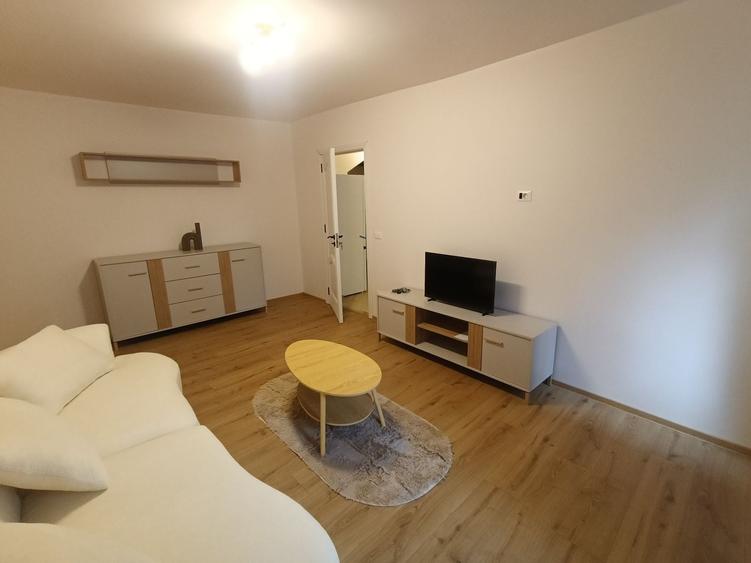 Apartament cu 2 camere decomandat în Sud