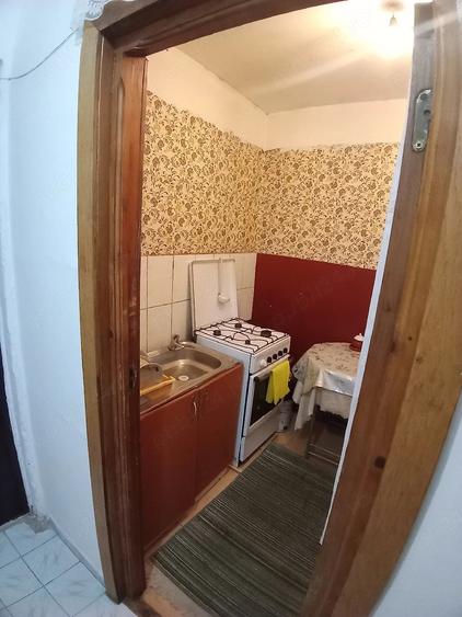 Garsonieră decomandată în Central