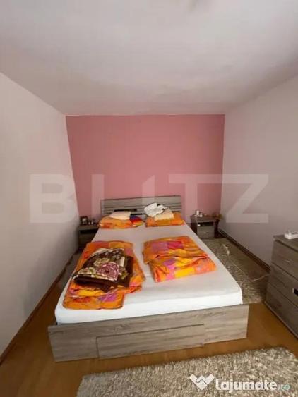Casa cu 3 camere, 90 mp, 2 anexe gospodaresti si teren de 30 - 9