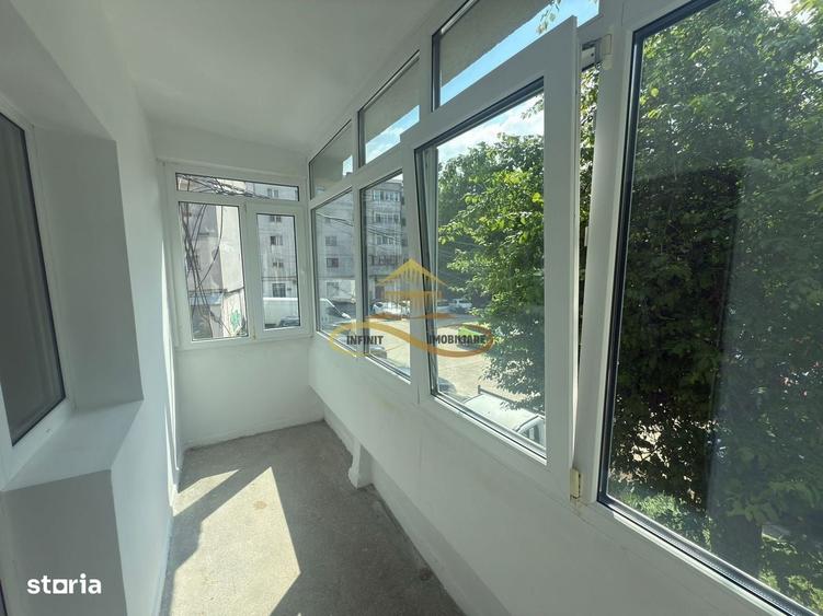 Apartament cu 3 camere decomandat în Ștefan Vodă