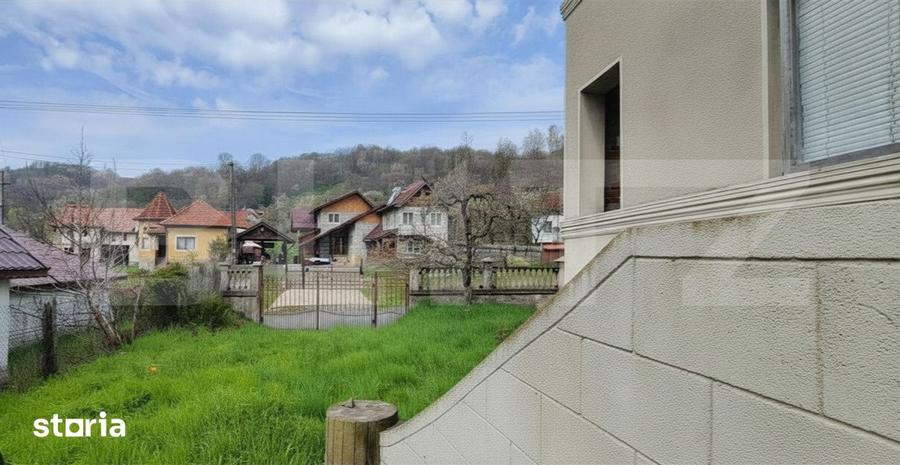 Casă cu Teren 1755 Mp în Malu cu Flori