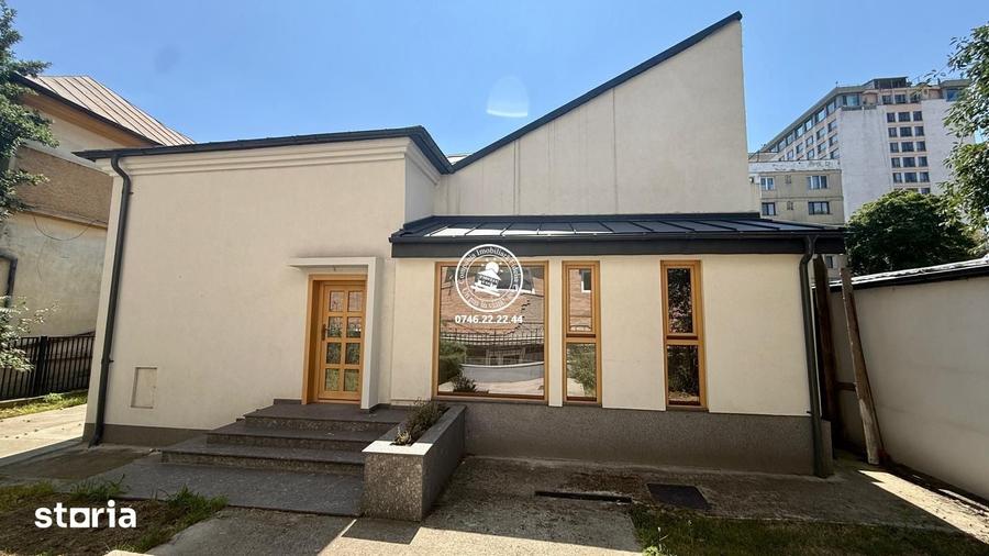 Casă cu 2 camere cu Teren 300 Mp în Central