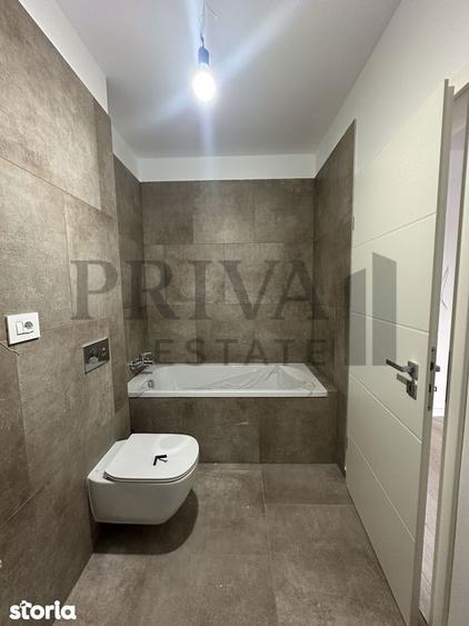 Apartament cu 3 camere decomandat în Girocului