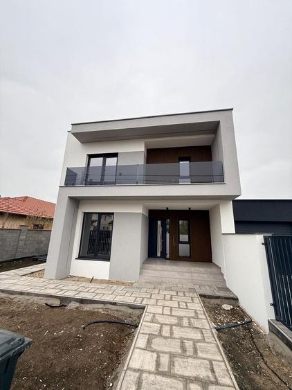 Casă individuală cu 5 camere decomandat cu Canalizare în Dumbrăvița