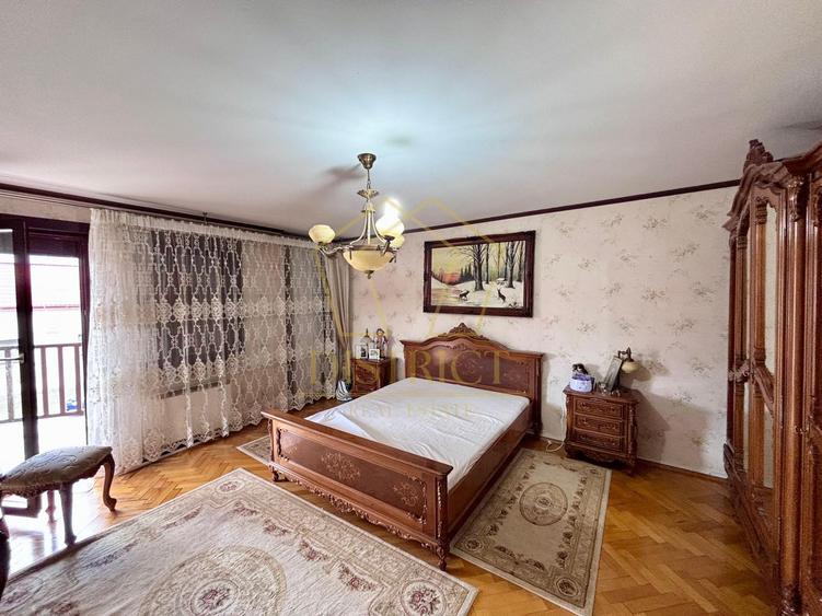 Casă individuală cu 13 camere cu Canalizare în Iosefin