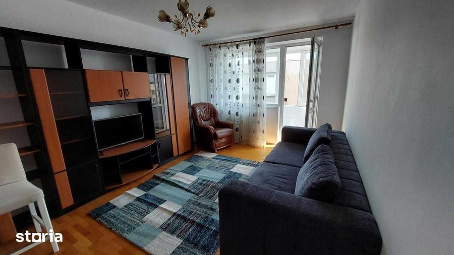 Apartament cu 3 camere decomandat în Tineretului