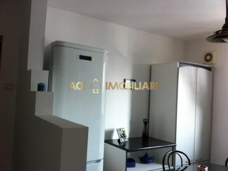Apartament cu 3 camere semidecomandat, mobilat în Giurgiului