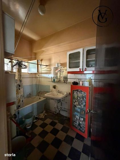 Casă cu Teren 296.41 Mp în Capitale